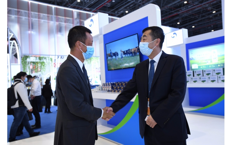 伊利攜全球合作伙伴開(kāi)啟進(jìn)博時(shí)間 深化“雙融合”助力國內國際“雙循環(huán)”